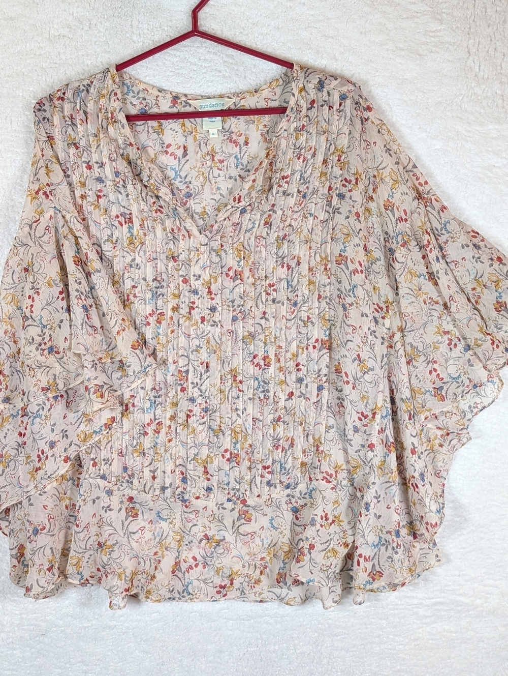 317-Sundance Cream Floral Pintuck‎ V-Neck Tunic